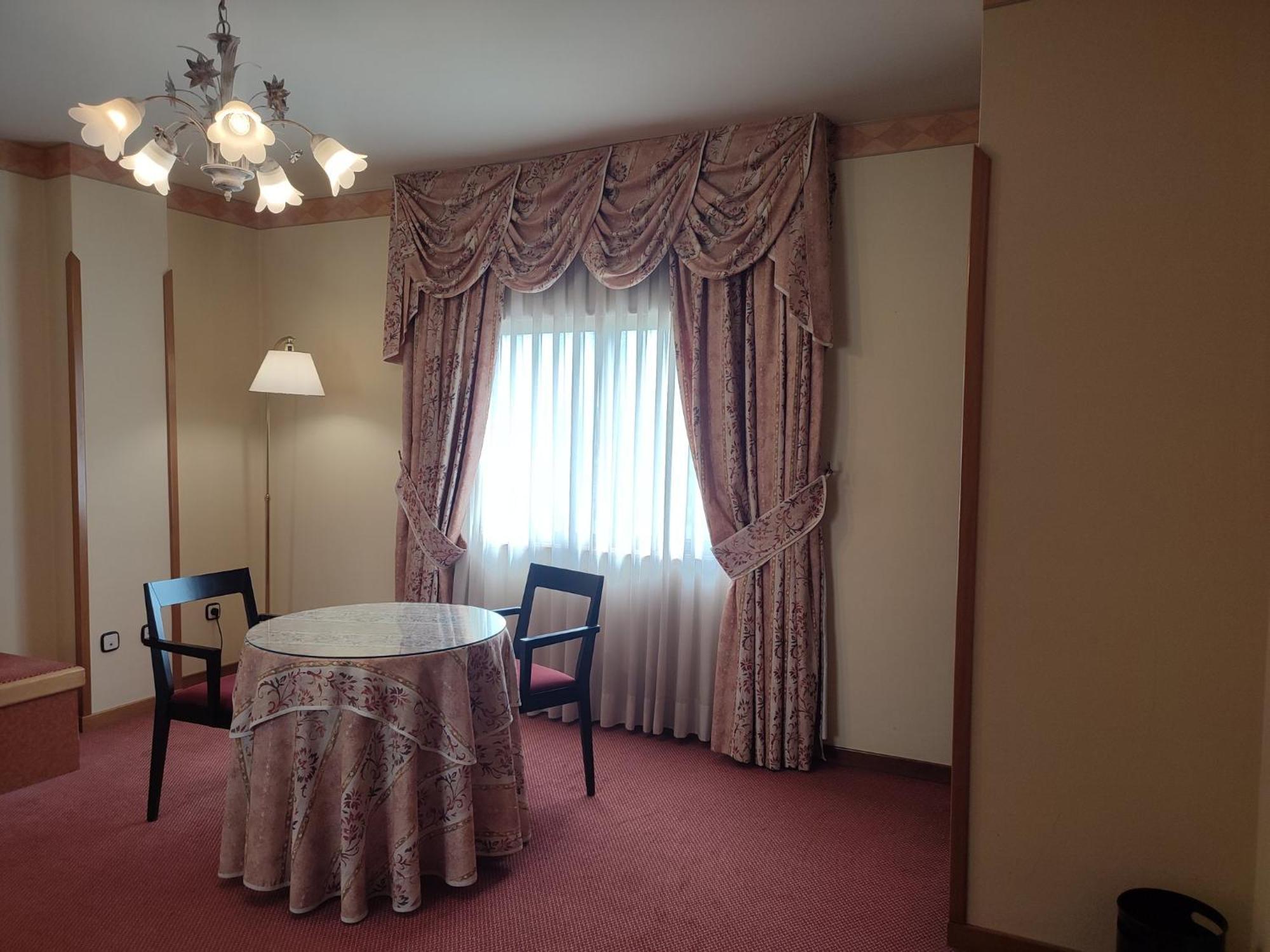 Hotel Sercotel Cuatro Postes Ávila 외부 사진